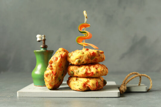 Gem&uuml;sefrikadellen mit Erbsen, Mais und Paprika