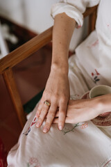 Obraz premium bride hands