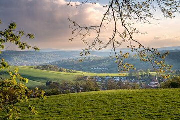 Blick auf Floh-Seligenthal und Schmalkalden im Frühling
