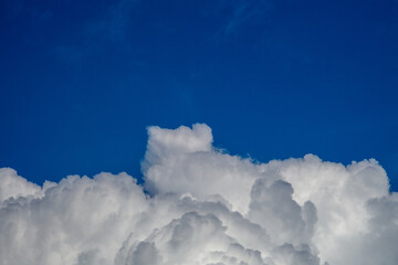 clouds in the blue sky