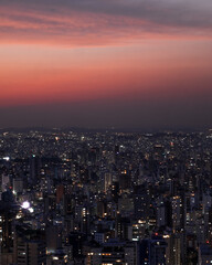 Fototapeta premium anoitecer na cidade