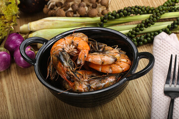 Boiled big tiger fresh shrimp