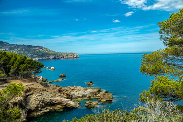 Küstenwanderung zur Bucht von Cala de Deià auf der wunderschönen Balearen Insel Mallorca - Spanien