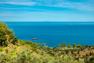 Küstenwanderung zur Bucht von Cala de Deià auf der wunderschönen Balearen Insel Mallorca -...