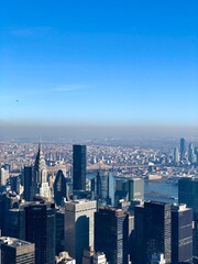 Naklejka premium The skyscraper building in the city of New York