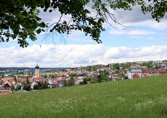 Neresheim in Baden-Württemberg unter Wolken