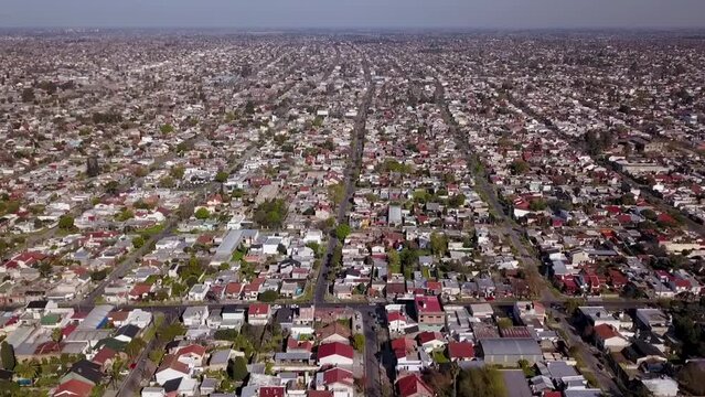 Poblado, Conurbano, Casas, Banfield Buenos Aires, argentina, vista a&eacute;rea de dron,
