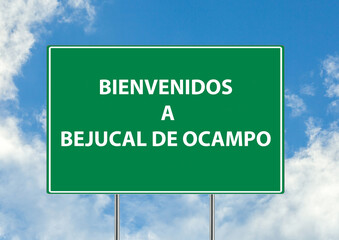 Siguiente salida Bienvenidos a. bejucal de ocampo señal verde sobre fondo de cielo azul. Colección de señales de tráfico conceptuales