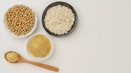 大豆と味噌と米こうじ｜日本の西京味噌・白味噌　イメージ