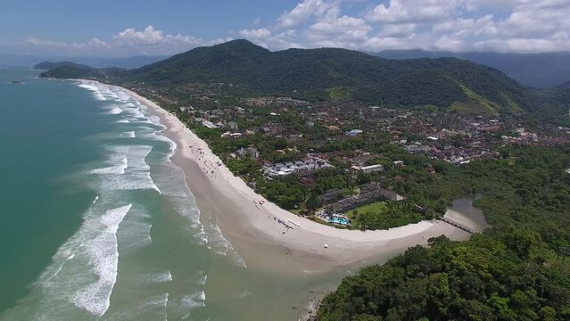 Aerial view of Juquehy Beach - S&atilde;o Sebasti&atilde;o, S&atilde;o Paulo, Brazil