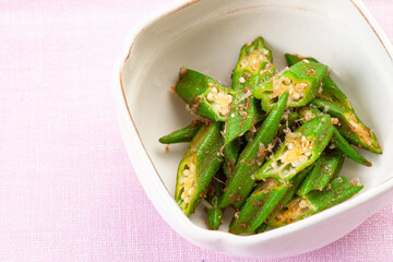 日本の食　オクラのおかか和え