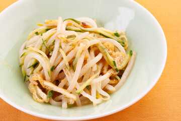 もやしの胡麻酢和え