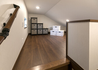 階段上（天井裏・屋根裏）収納（日本の一戸建て住宅）