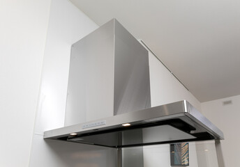 整流板付きレンジフード(日本の住宅)