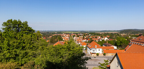 Obraz premium Blick über Ballenstedt vom Schloss