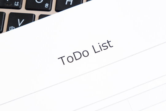 やるべきこと、日付、締切日を記入するTO-DOリスト

