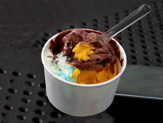 ice cream with chocolate and fruits anice cream with chocolate and fruits d cream