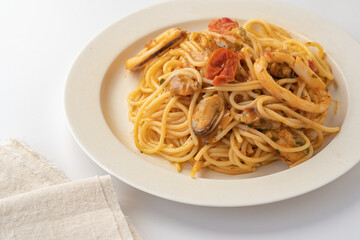 魚介トマトソースパスタ