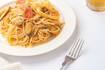 魚介トマトソースパスタ