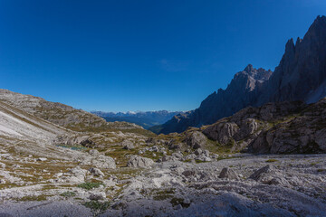 Cirque in the Dolomites with the Italian-Austrian border ridge in the background, Vallon Popera, Comelico Region, Italy