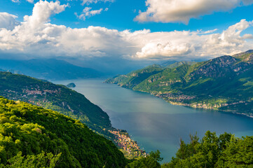 Panorama on Lake Como, photographed from the town of Barni, with Bellagio and all the mountains that overlook it.
