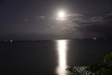 石垣島の美しい星空と海