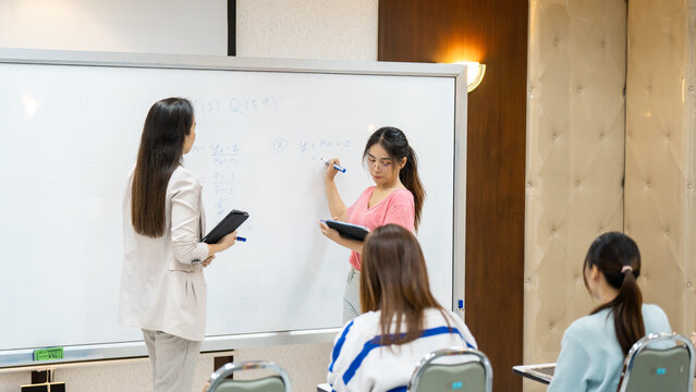 Classboard-Bilder: Stock-Fotos & -Videos. | Adobe Stock