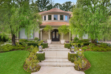 Exterior shot of a luxury home in Calabasas, California.