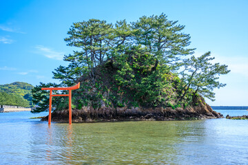 初夏の夢の小夜島　大島　福岡県宗像市　Yume-no-Sayojima in early summer. Ooshima...