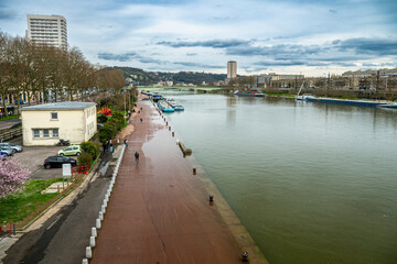 Crue de la Seine à Rouen en mars 2024 avec quais inondés