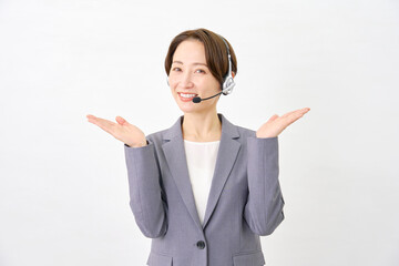 手で左右を指すオペレーター　白背景