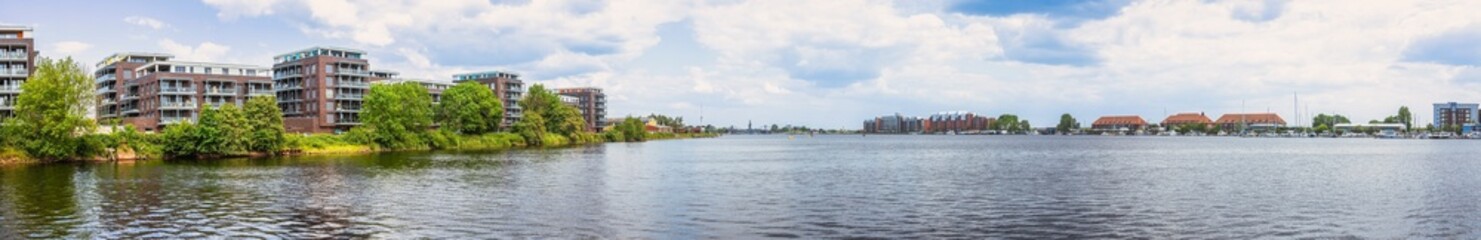 Wilhelmshaven Blick von der Westseite des großen Hafens Richtung Osten zu der Kaiser-Wilhelm-Brücke