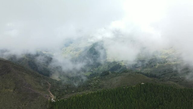P&aacute;ramo de Santurb&aacute;n