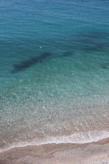 Praia de água azul na Albânia.