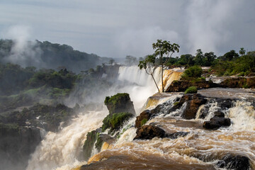 Cataratas do iguaçu queda água cachoeira grande volume