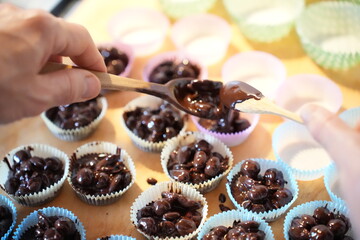Almonds with melted dark chocolate