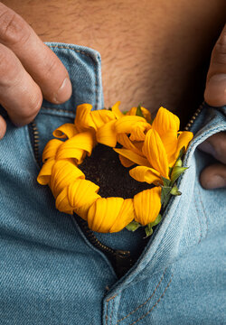 Man's Sun Flower In Jeans Clasp