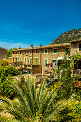 Kurzer Zwischenstop in der wunderschönen Kleinstadt Valldemossa im Nordwesten der Insel Region...