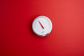 All temperature sensors indicate the temperature of the hot water pipe. Pressure and temperature sensor in the hot water supply system