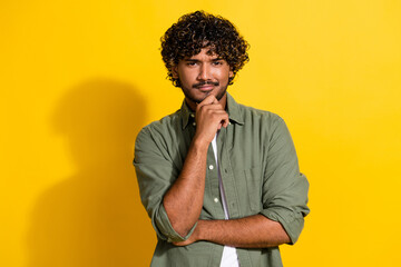 Photo portrait of young indian guy curly haired confident expert master businessman in khaki shirt...