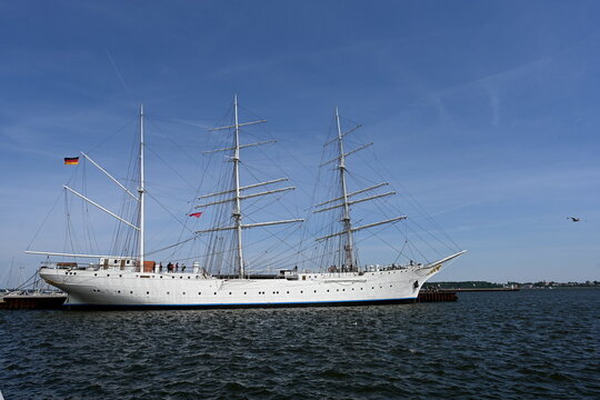 Segelschulschiff Gorch Fock 1 im Hafen Stralsund,  Mai 2024