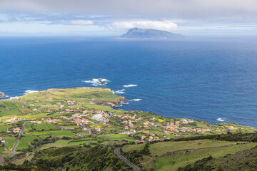 Obraz premium Atlantic Ocean and the coast on Flores Island.
