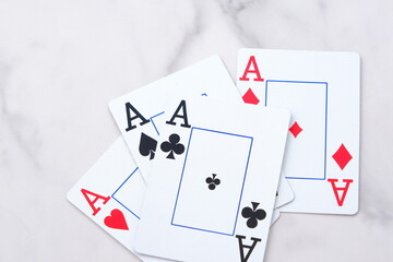 トランプのカード（4枚のエースのカード）
