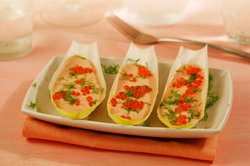 Endives with salmon cream.