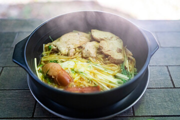 山やキャンプで調理するアウトドアごはん・山ごはん【あつあつインスタントラーメン】