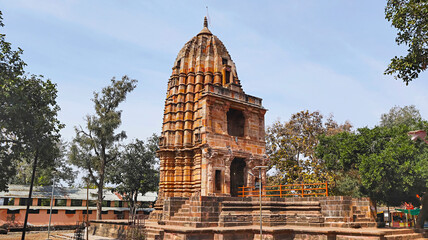 Obraz premium View of Ancient Shri Gaurishankar temple, an 11th Century, Parikrama Marg, Omkareshwar, Madhya Pradesh, India.