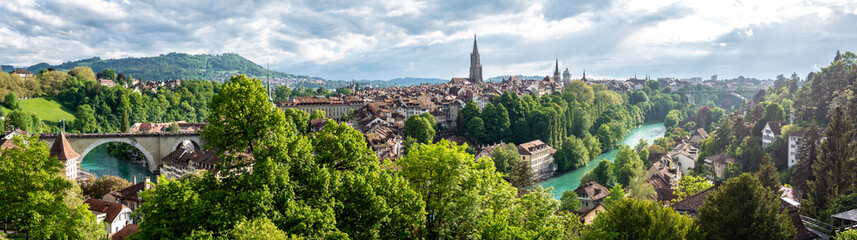 Bern, Schweiz: Panorama der Stadt an der Aare