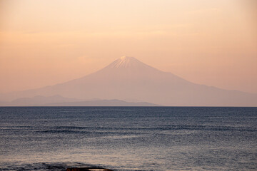 海越しの富士山