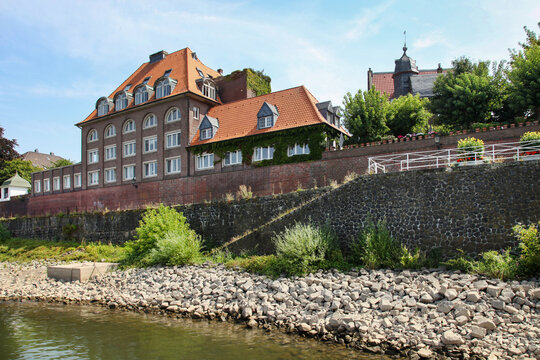 D&uuml;sseldorf Kaiserswerth Rheinufer