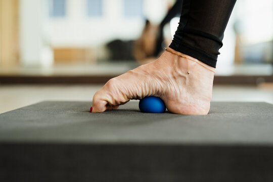 Detail of a woman's foot while doing physiotherapy exercises